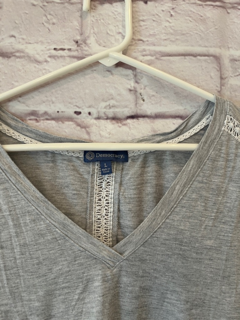 Democracy Light Gray V-Neck Short Sleeve Top with Lace Trim - Picture 4 of 7